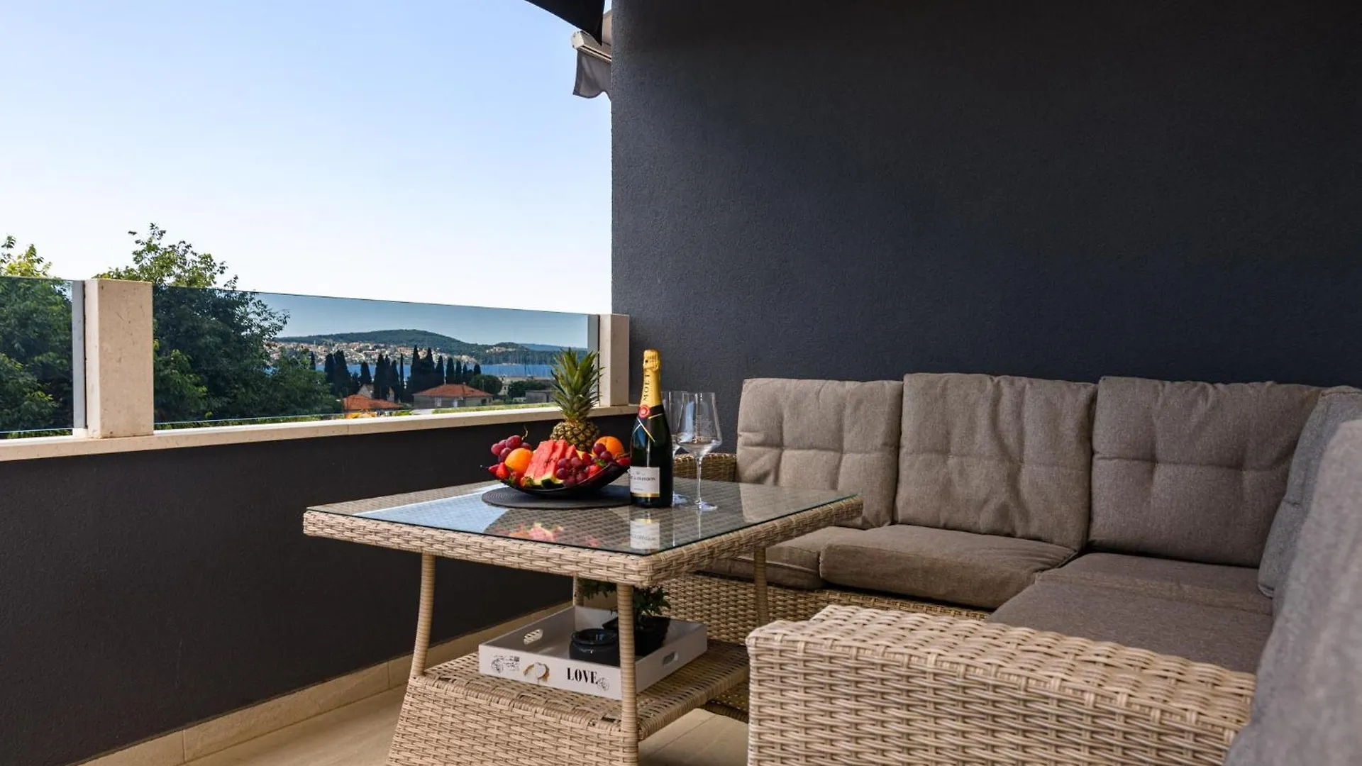 Sunset Coral Trogir - Apartment With Pool 0*,  Kroatien